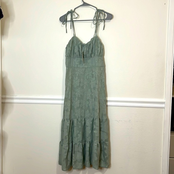 Speechless sage green dress size M maxi - Picture 1 of 11